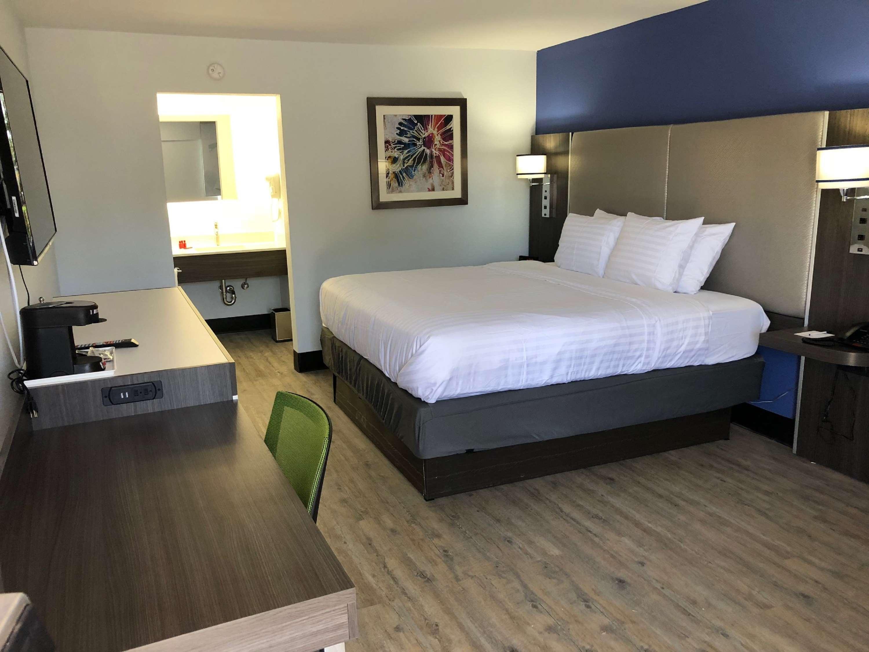 Surestay Plus Hotel By Best Western Sacramento Cal Expo Exterior photo