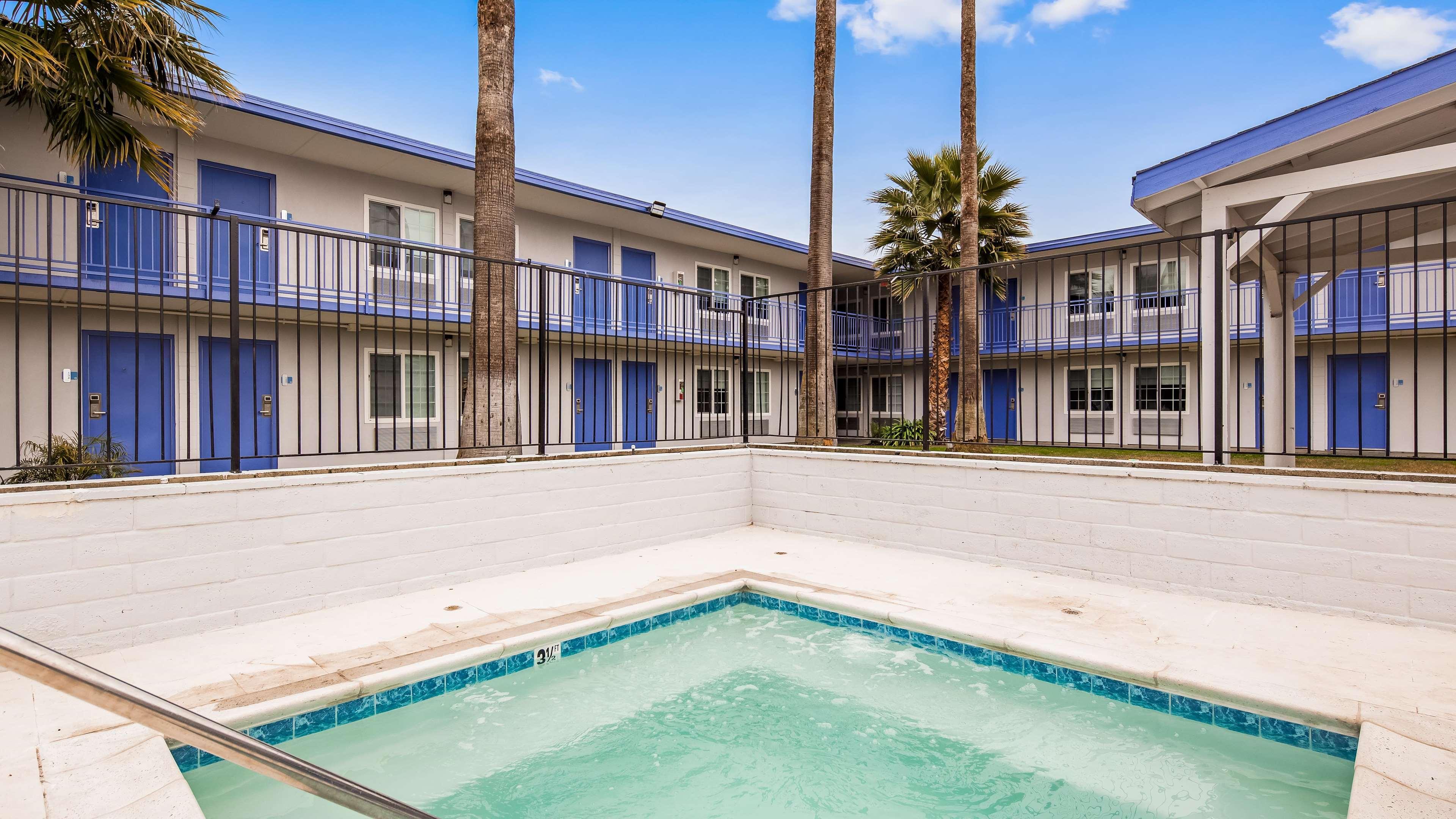 Surestay Plus Hotel By Best Western Sacramento Cal Expo Exterior photo