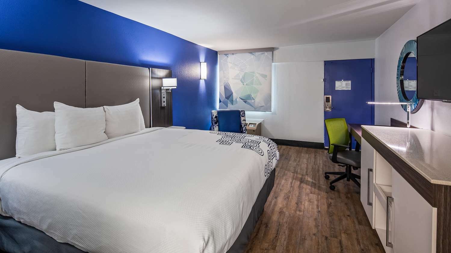 Surestay Plus Hotel By Best Western Sacramento Cal Expo Exterior photo